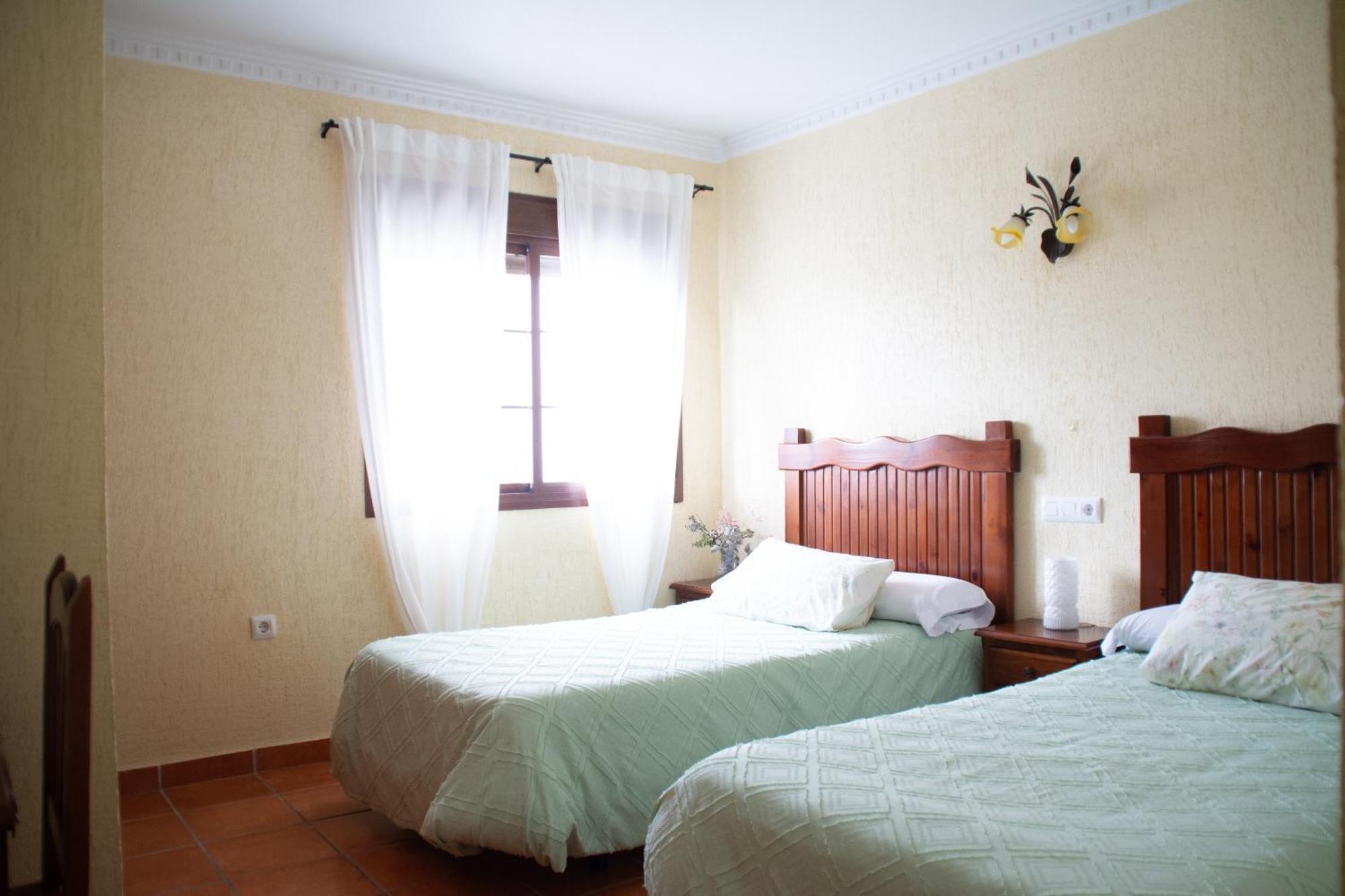 Hostal Rural La Plata Parking Incluido アルコス・デ・ラ・フロンテーラ エクステリア 写真