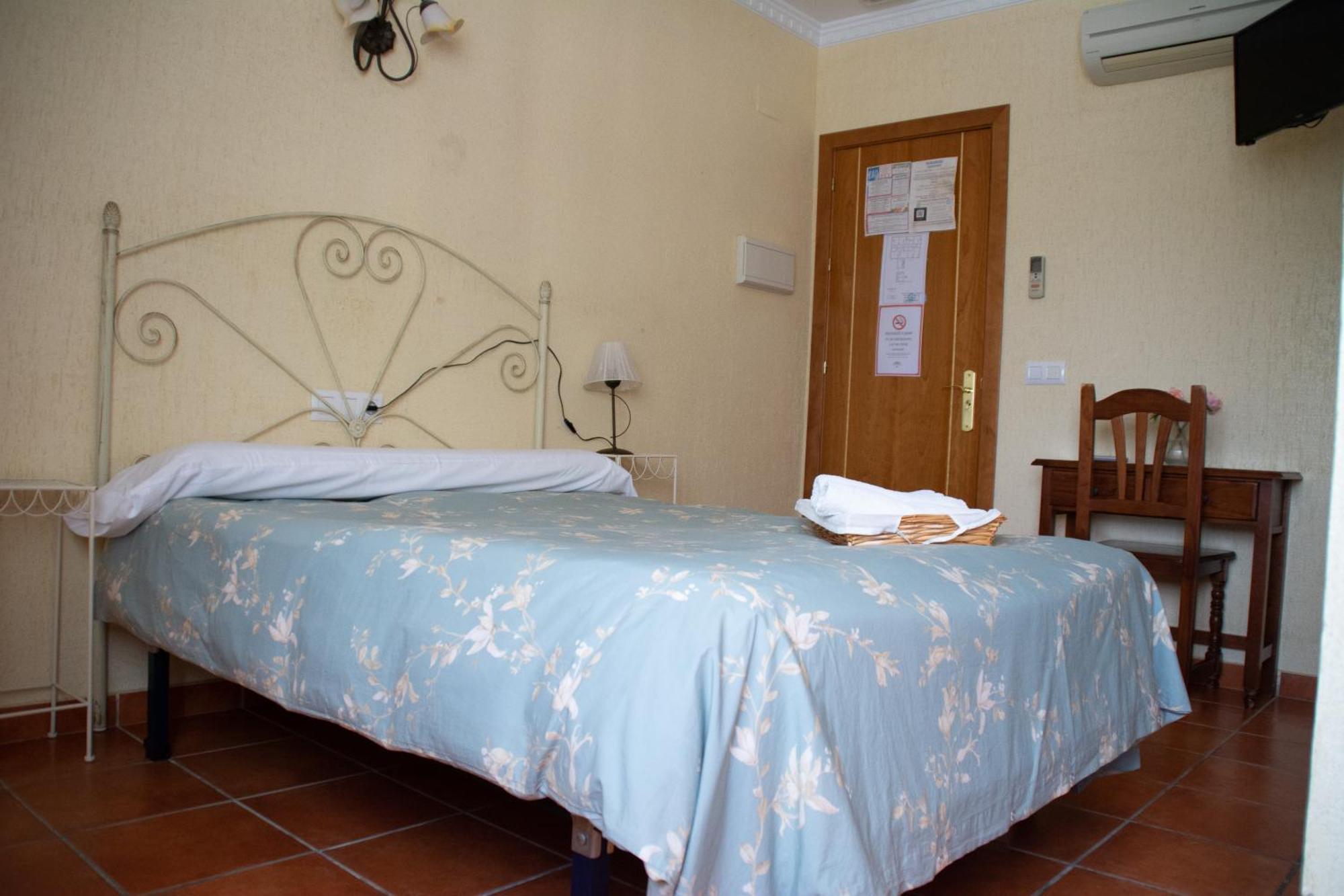 Hostal Rural La Plata Parking Incluido アルコス・デ・ラ・フロンテーラ エクステリア 写真